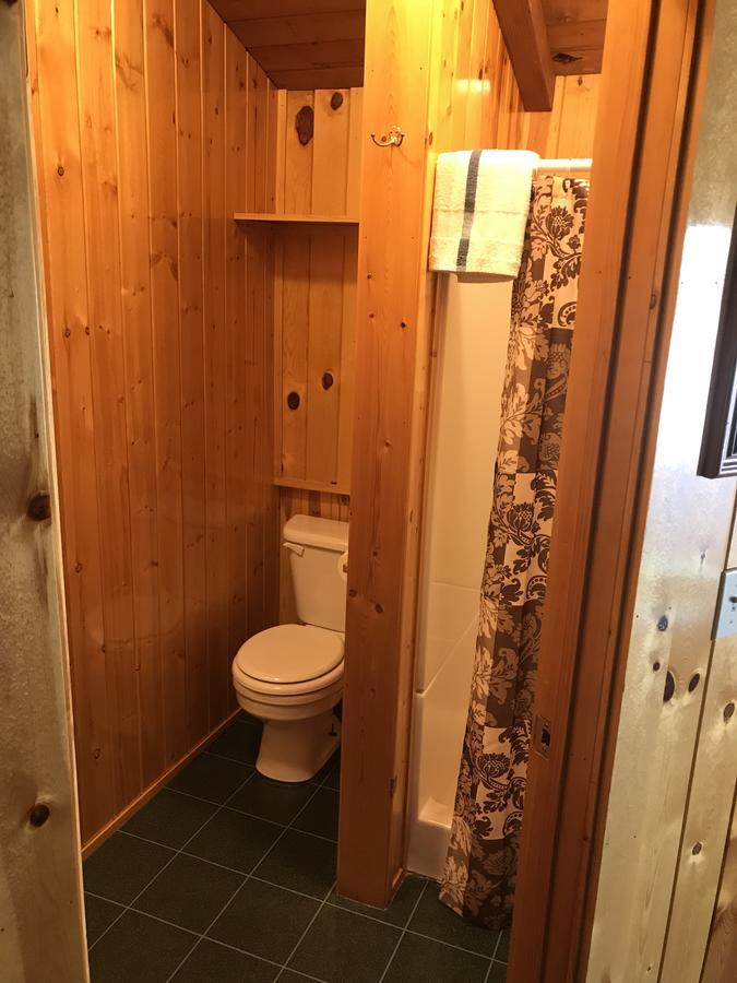 Ashton Log Cabins * Ashton