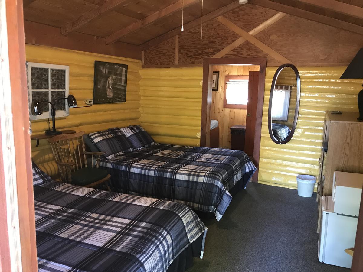 Ashton Log Cabins * Ashton