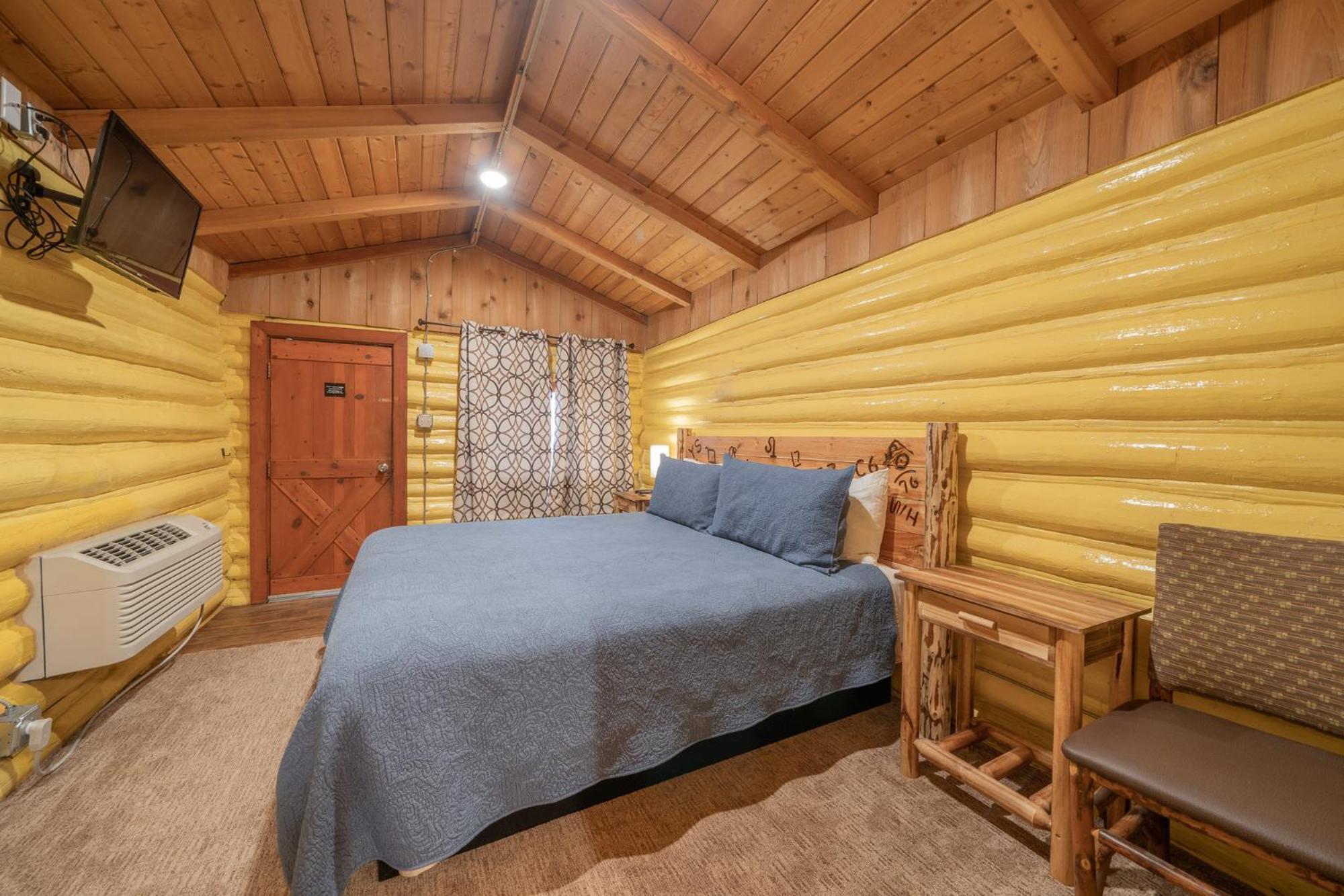 Ashton Log Cabins Capsule hotel Ashton