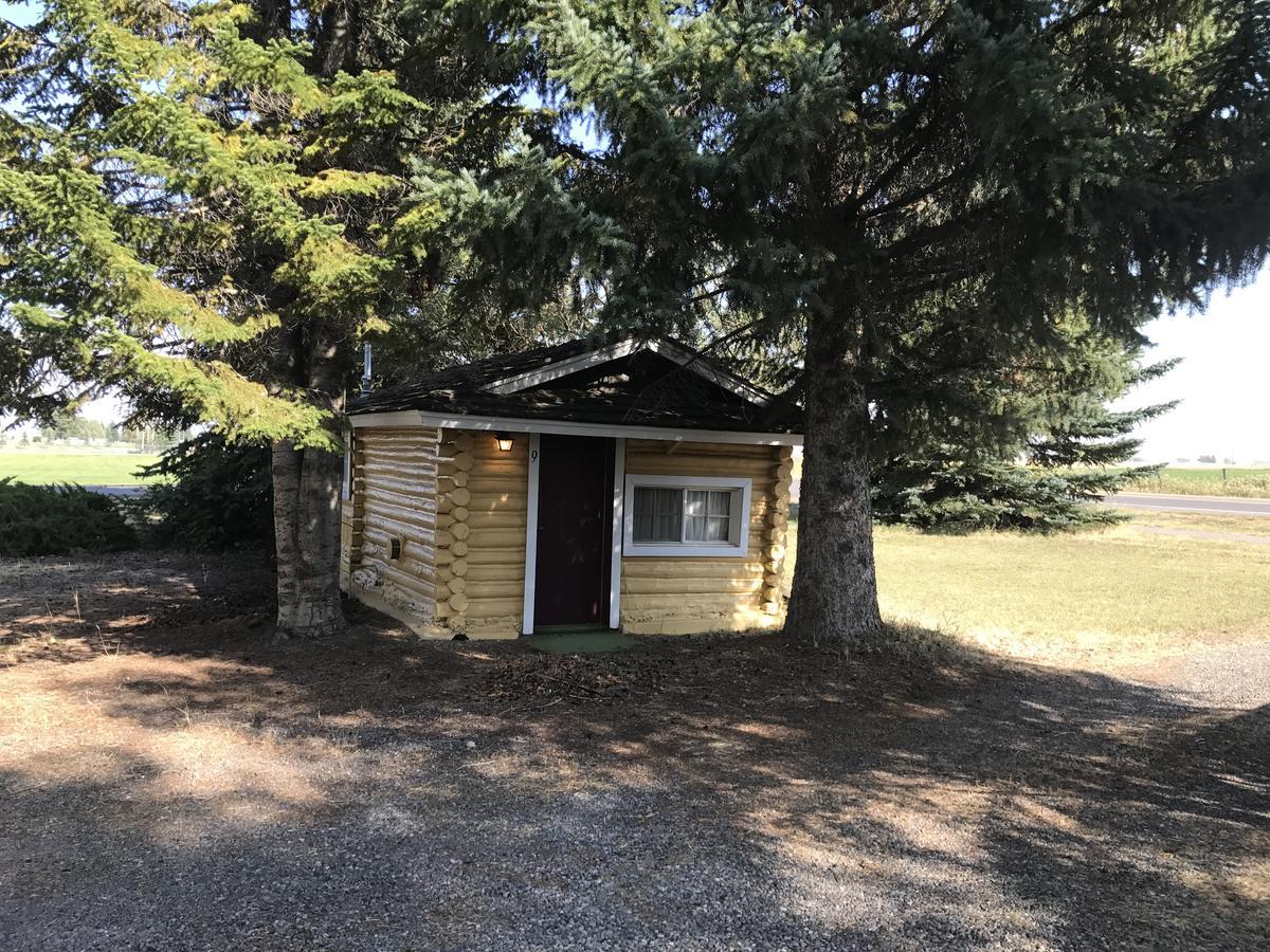 Ashton Log Cabins